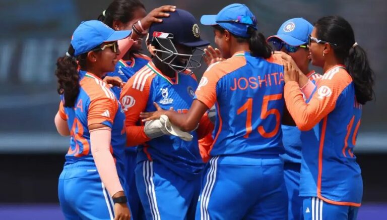 भारत की अंडर-19 महिला टीम ने फ़ाइनल में दक्षिण अफ्रीका को हराकर विश्व कप जीता