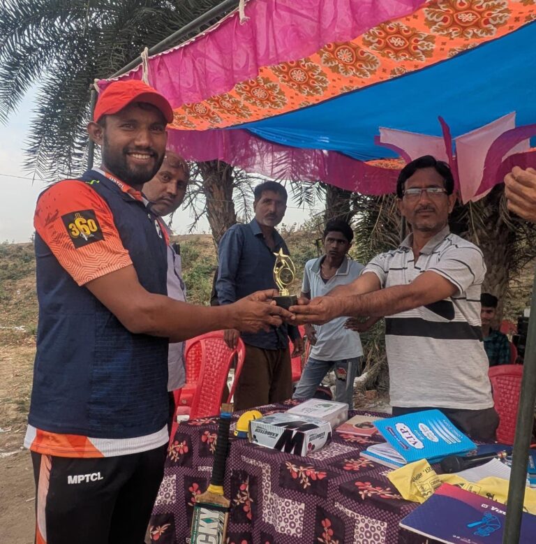 मां कल्याणी क्रिकेट टूर्नामेंट: महोतरा टीम ने सतौवा पुरवा को हराकर फाइनल में प्रवेश किया