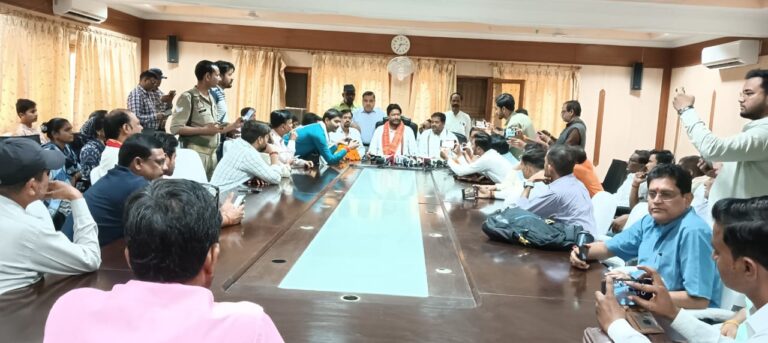 योगी सरकार में बदहाल हुआ उत्तर प्रदेशः प्रदीप जैन आदित्य