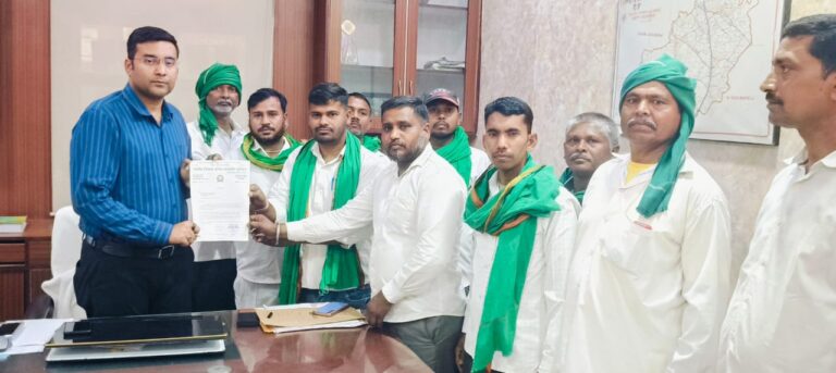 भाकियू श्रमिक जन शक्ति ने उप जिला अधिकारी के मध्यान से राष्ट्र पति भेजा ज्ञापन