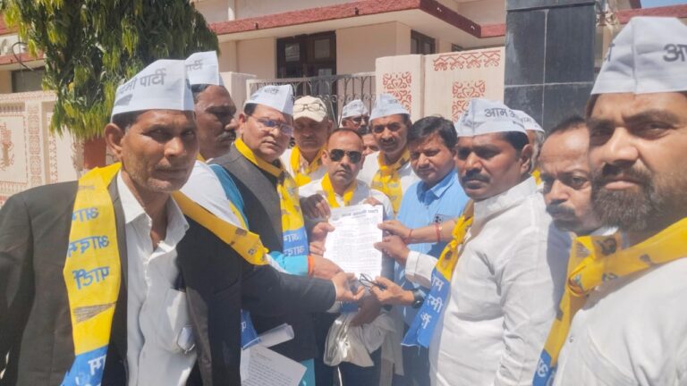 शराब की बोतल पर फ्री ऑफर का विरोध