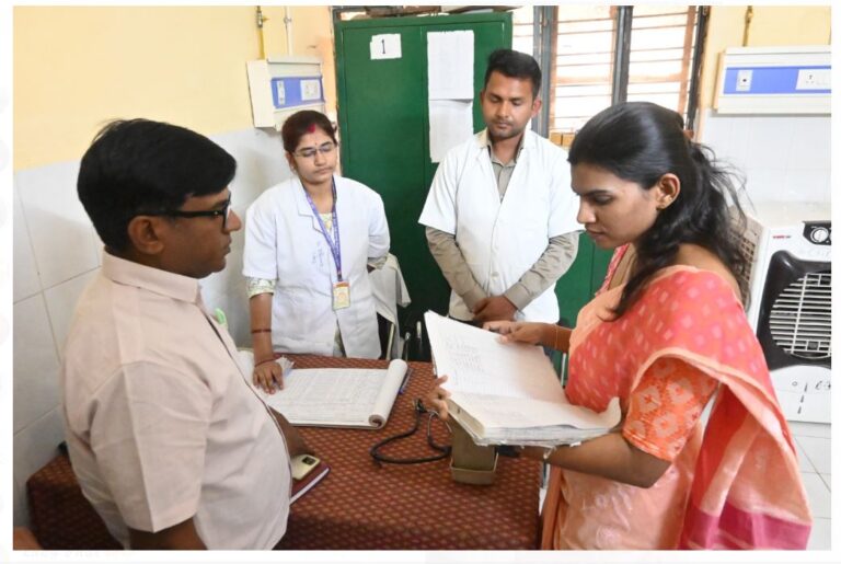 डीएम ने सामुदायिक स्वास्थ्य केन्द्र नरैनी का किया निरीक्षण