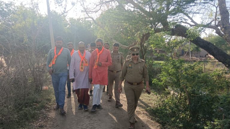 समाजसेवी राकेश बाजपेई के नेतृत्व में रामपुर में धूमधाम से निकाली गई रामनवमी की भव्य झांकी