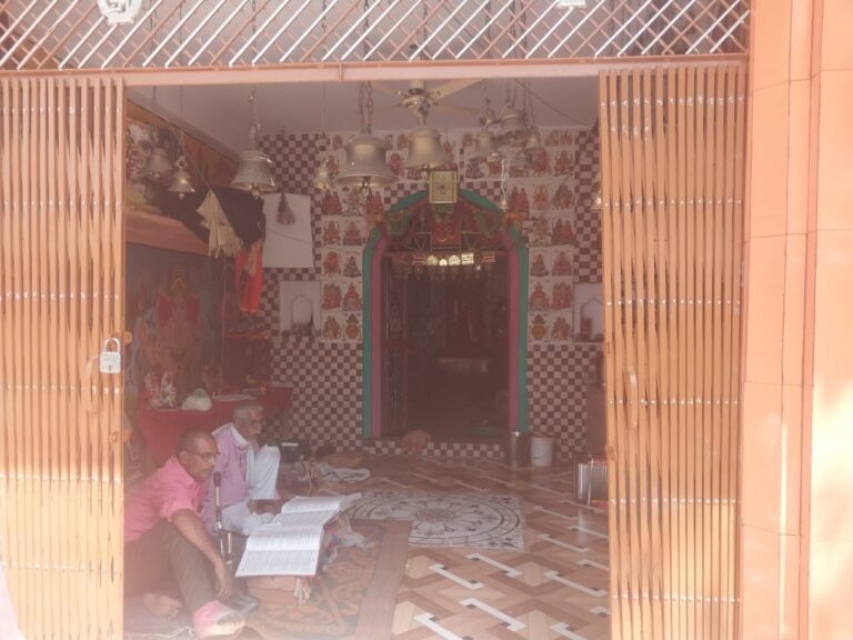 श्रीरामनवमी के अवसर पर मंदिरों में दुर्गा सप्तशती का पाठ,देवी गायन,रामायण पाठ सम्पन्न