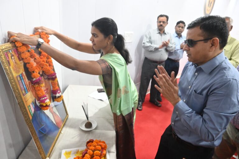 विकास भवन में मनाई गई डॉ. अंबेडकर जयंती, आयुक्त बोले- ‘अन्याय का डटकर करें मुकाबला’