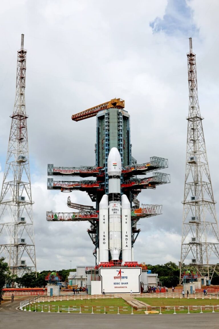 ISRO ने रचा इतिहास: भारत ने लॉन्च किया अब तक का सबसे भारी सैटेलाइट CMS-03