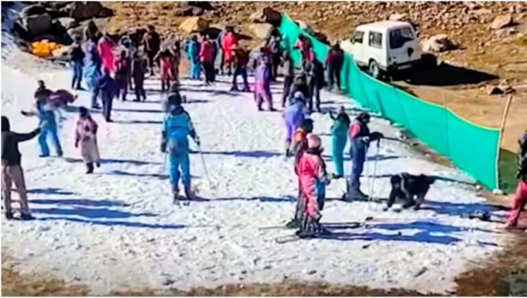 मनाली में नकली बर्फ? जानिए क्या है पूरी सच्चाई